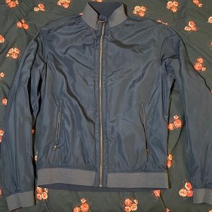 Selling a navy blue Zara mens thin bomber jacket. Slightly new pretty much new